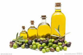 食用油灌裝機(jī)灌裝的案例