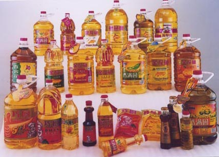 食用油灌裝機效果圖