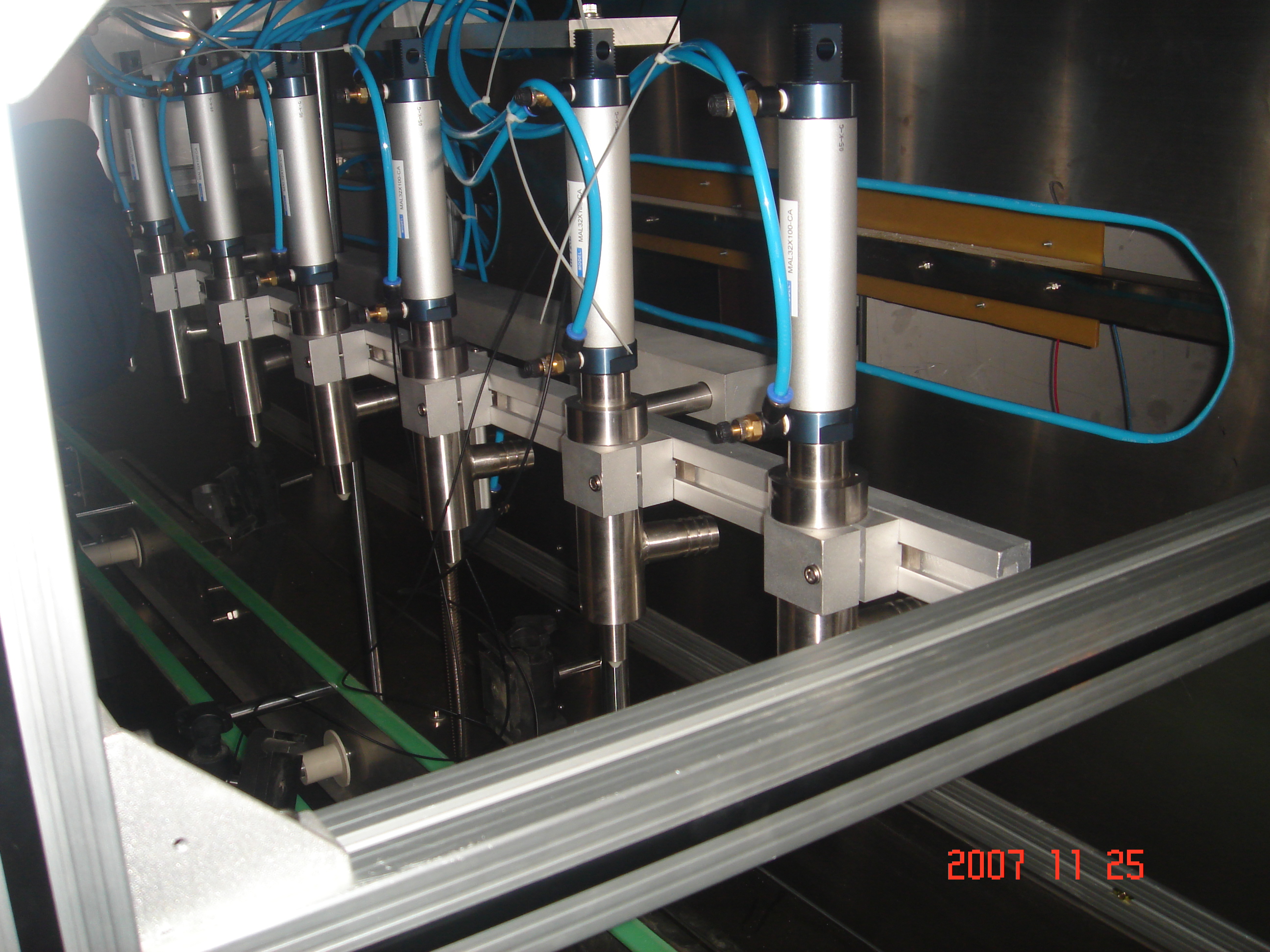 數(shù)控花生油全自動(dòng)灌裝機(jī)